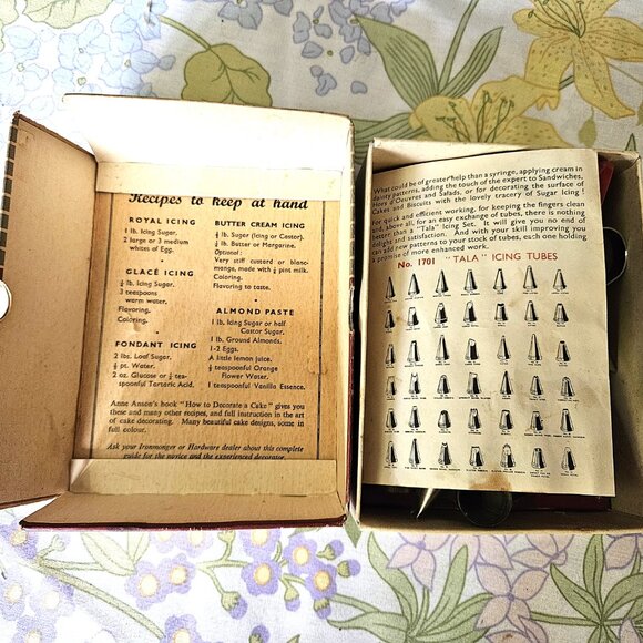 Vintage 1950s Tala Queen Icing Tube Set Metal - Picture 4 of 12